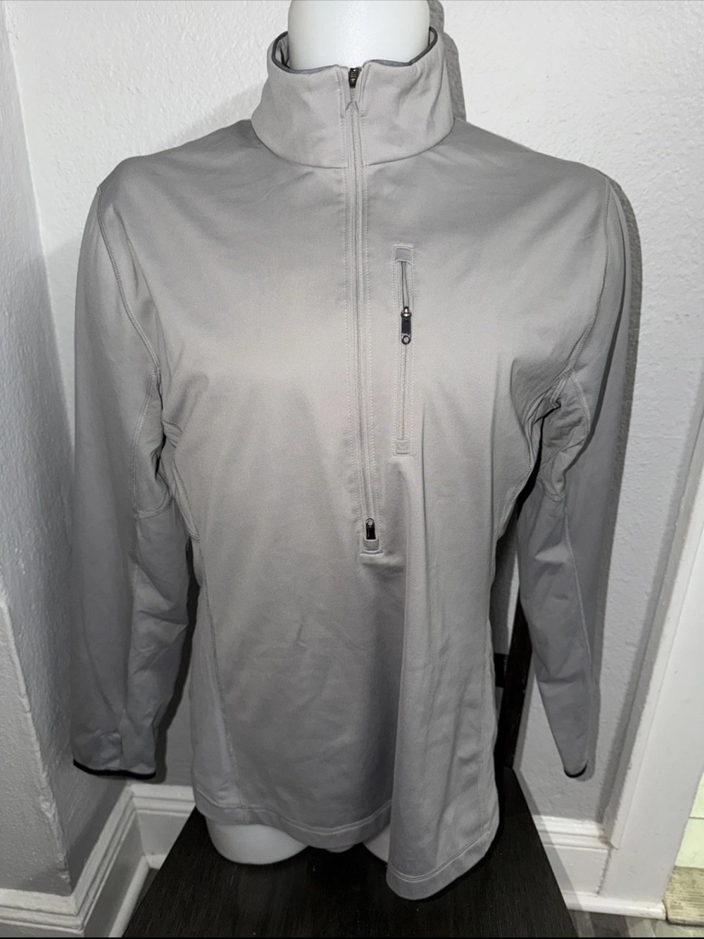 Lululemon Barricade Jacket Men XLarge 1/2 Zip Softshell Running Thumbholes Gray